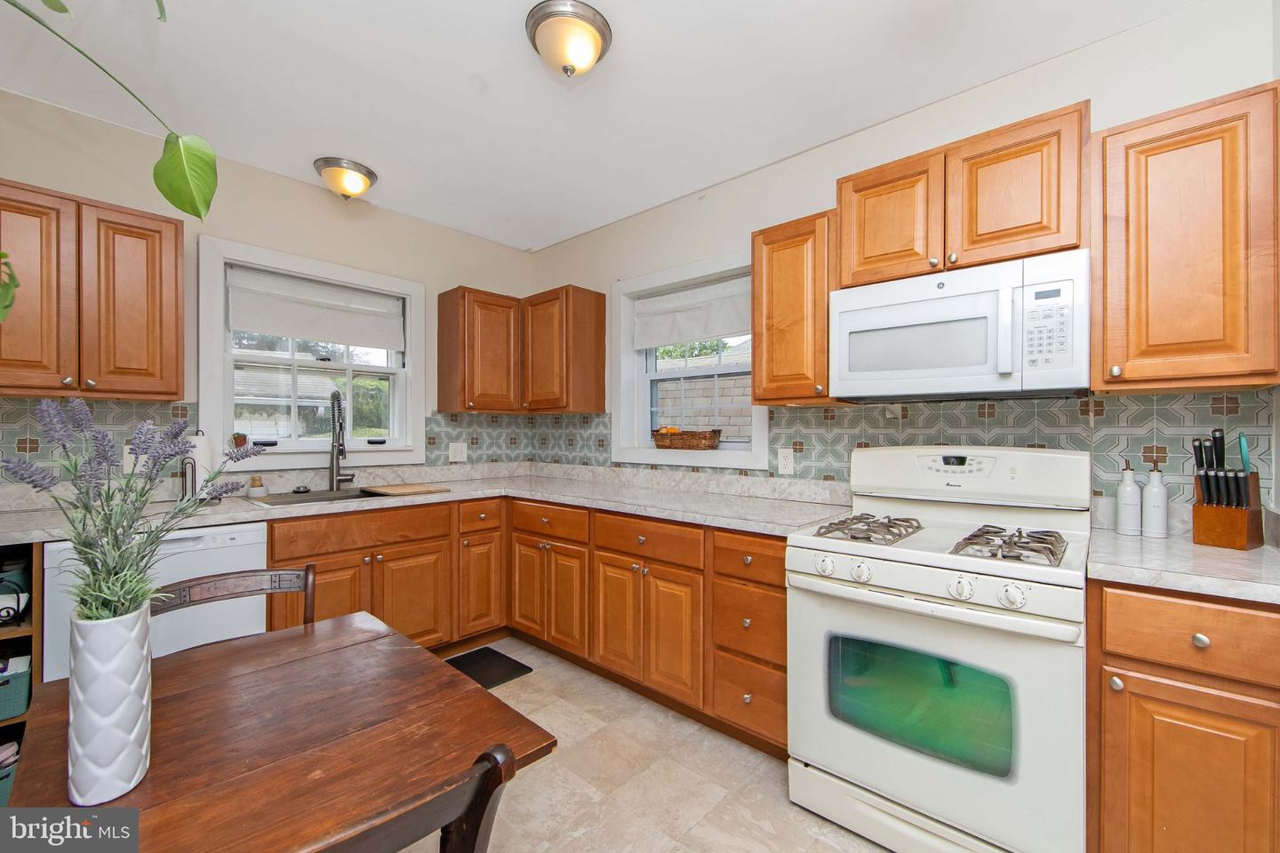 303 Van Sciver St Property Photo 10