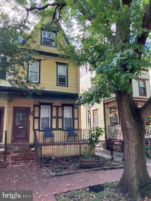 440 Locust Ave Property Photo 1