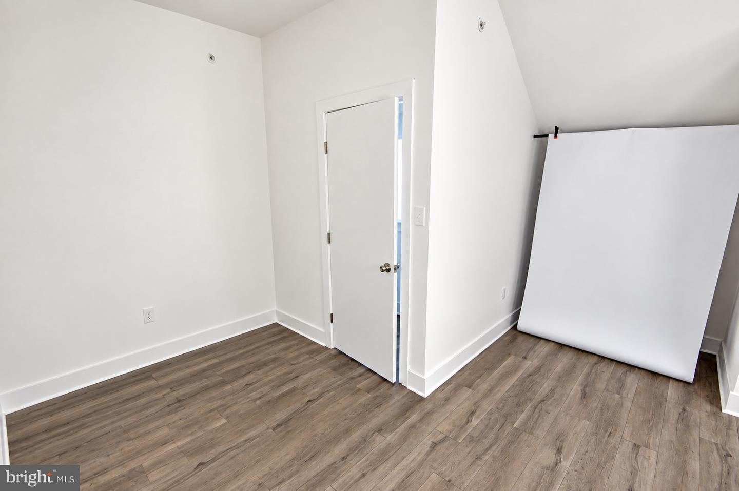 211 E Union St Property Photo 12