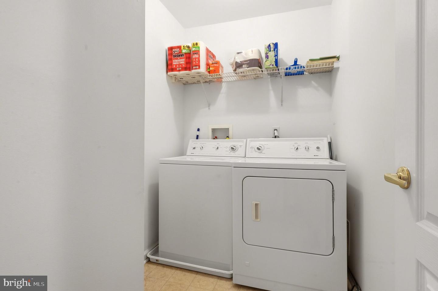 221 Hawthorne Way Property Photo 15