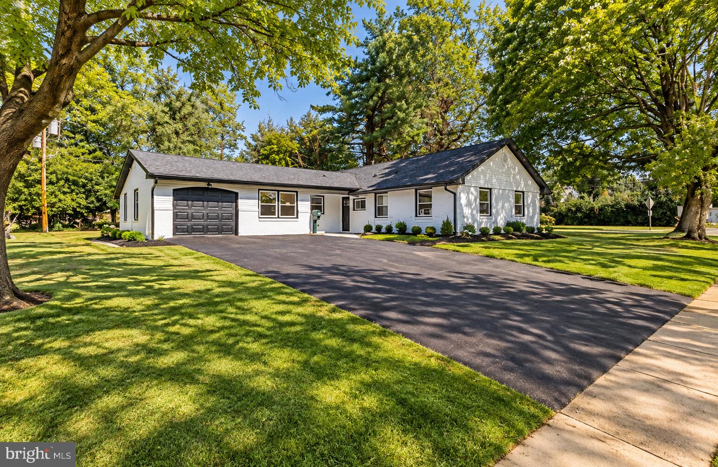2 BONNIE LN Property Photo 1