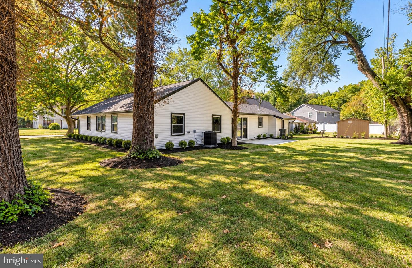 2 Bonnie Ln Property Photo 4