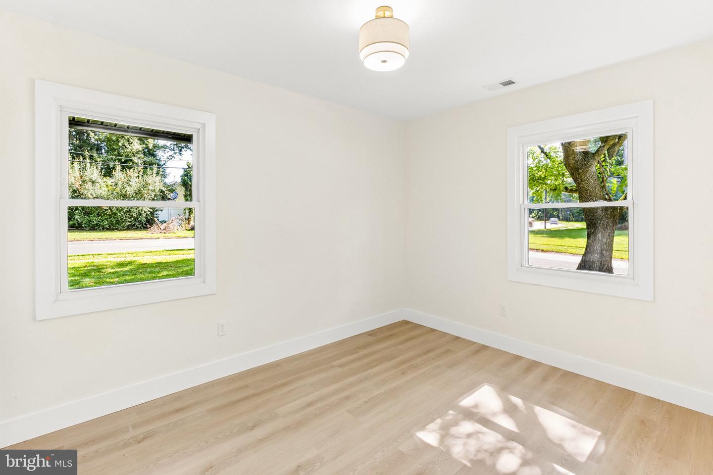 2 Bonnie Ln Property Photo 22