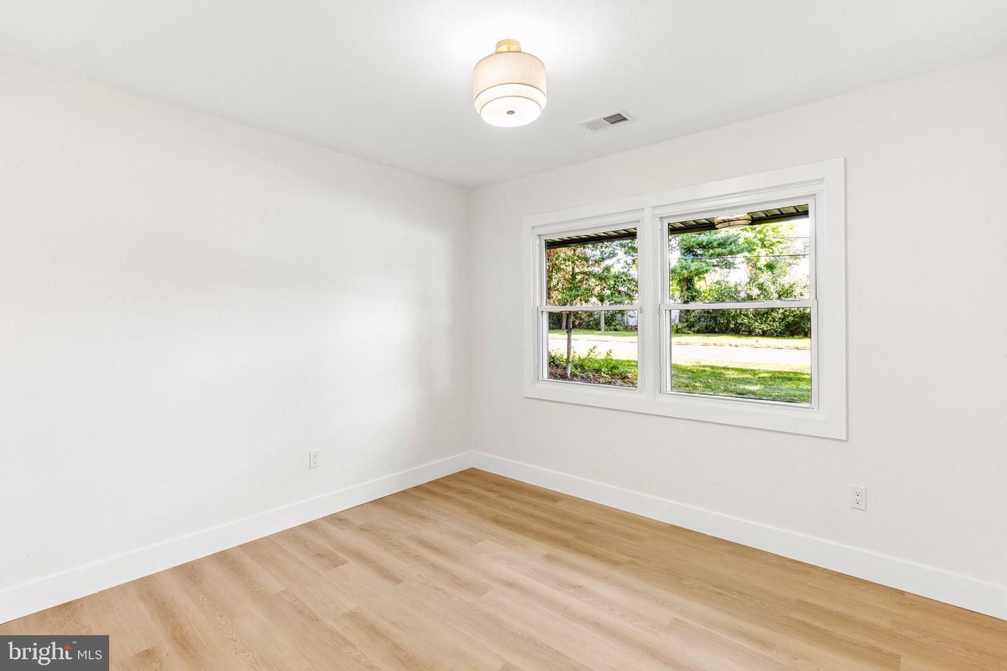 2 Bonnie Ln Property Photo 23