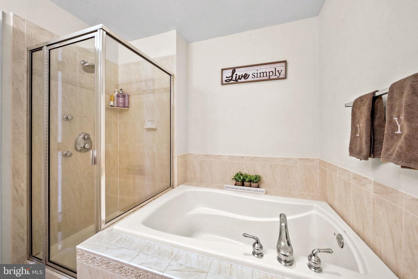 506 Nottingham Pl Property Photo 21