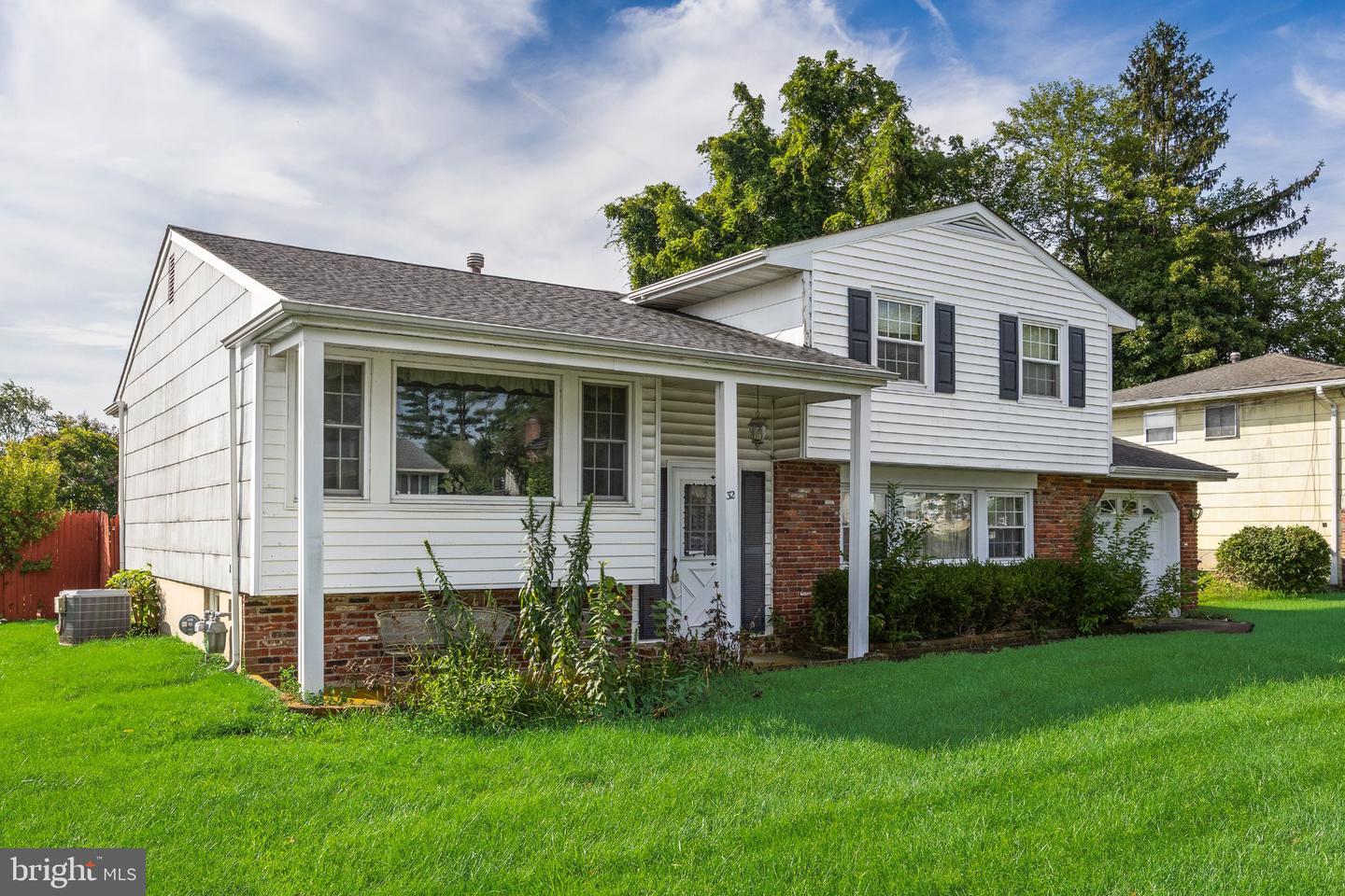 32 Suburban Property Photo 2
