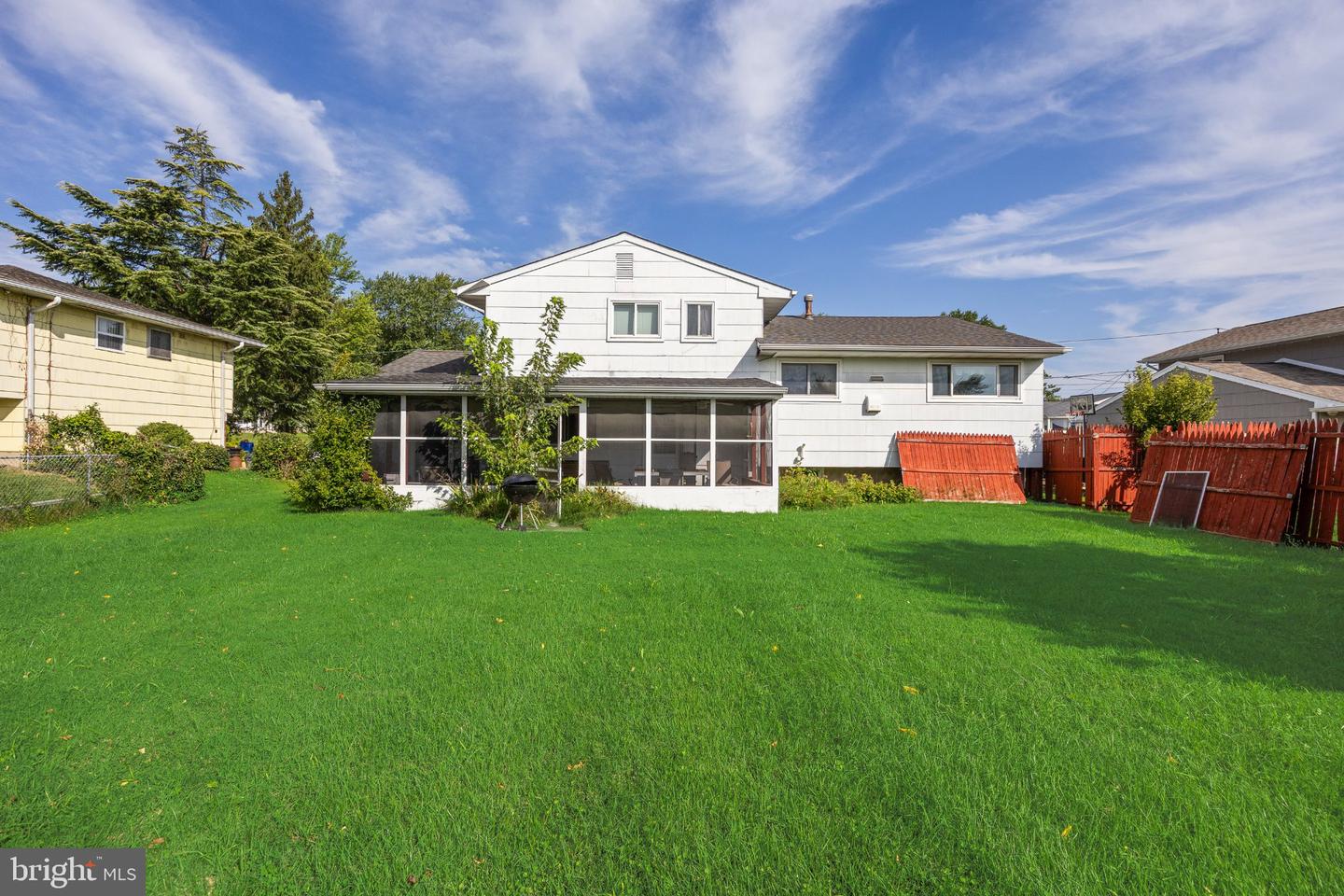 32 Suburban Property Photo 4
