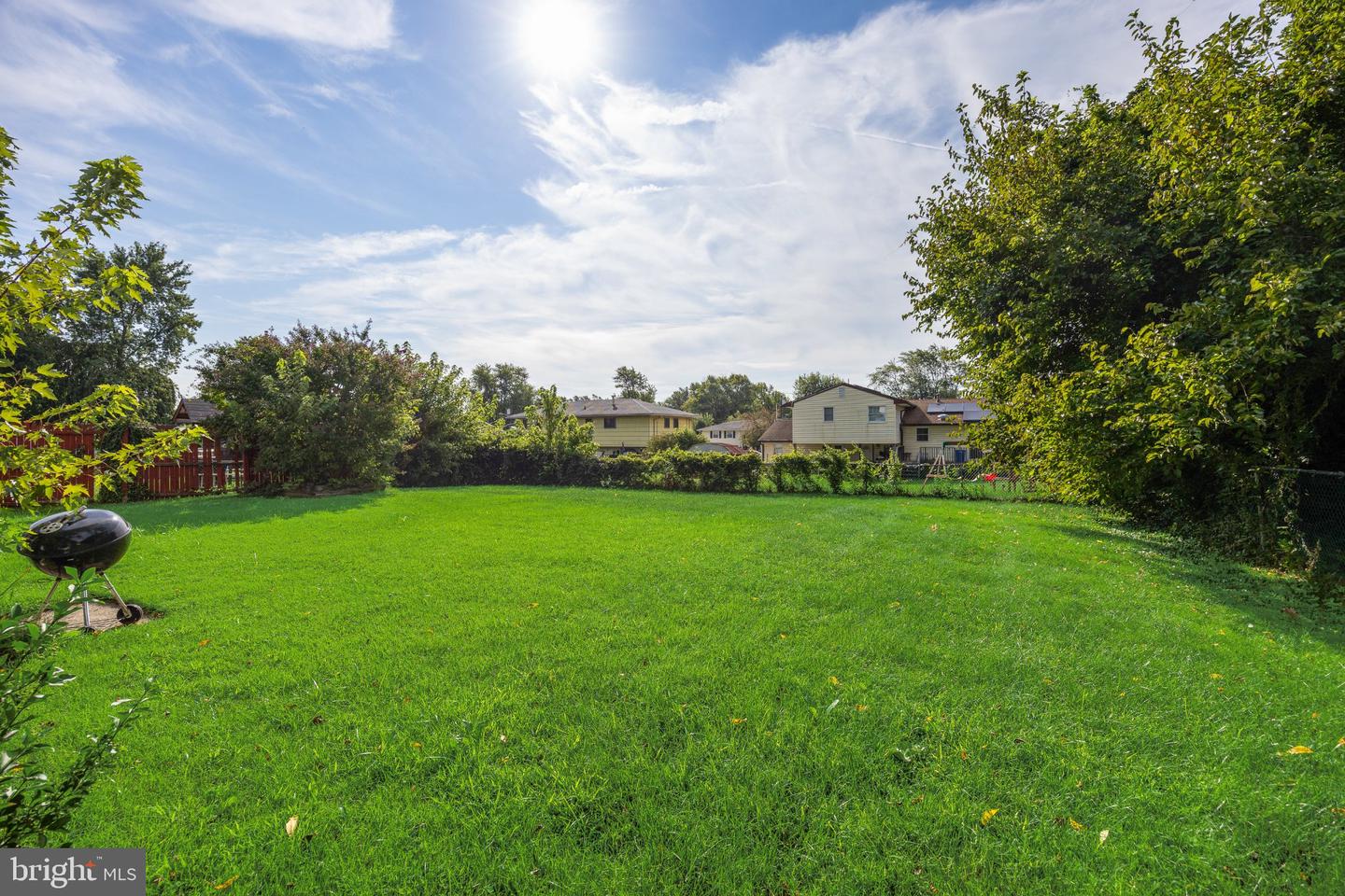 32 Suburban Property Photo 6