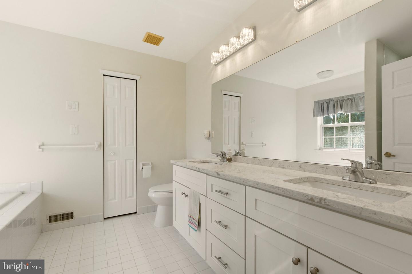 8607 Normandy Dr Property Photo 27