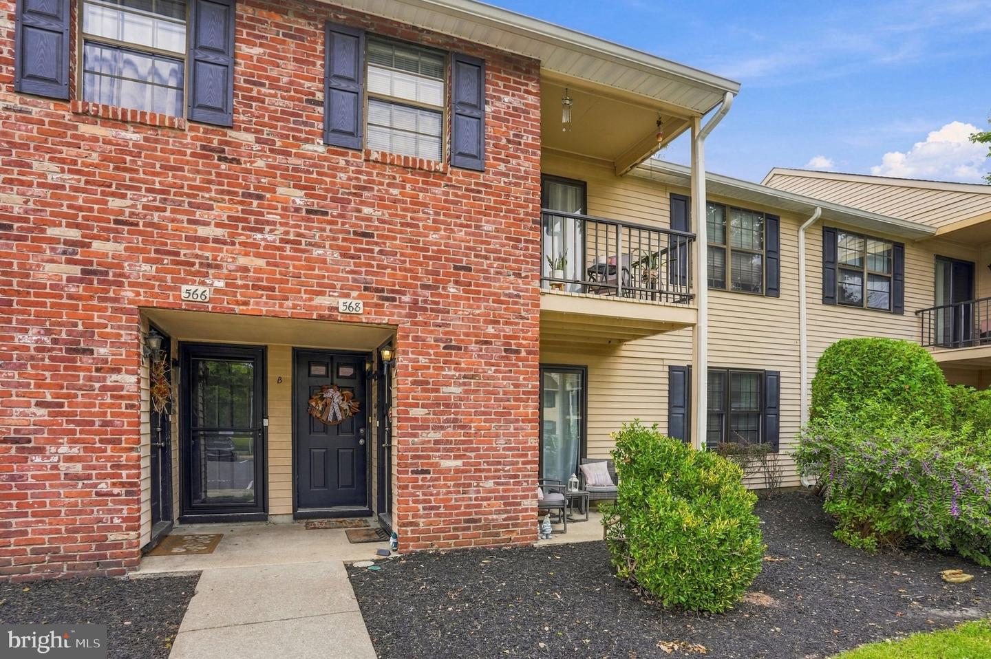 568 WILLOW TURN #A Property Photo 1