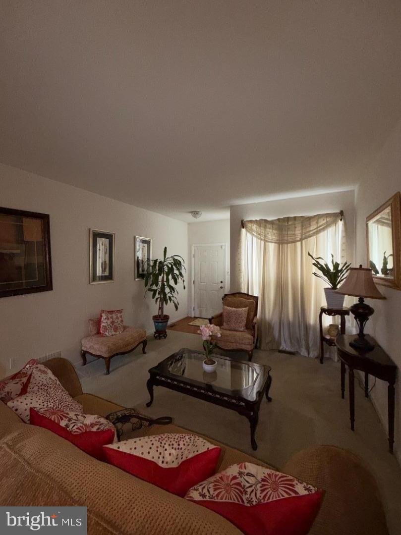 121 Threadleaf Ter Property Photo 4