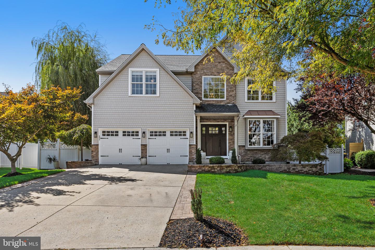 7 Woodyfield Ln Property Photo 1