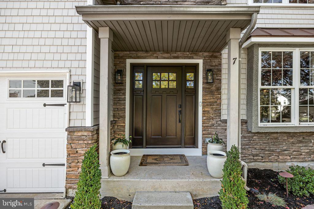 7 Woodyfield Ln Property Photo 3