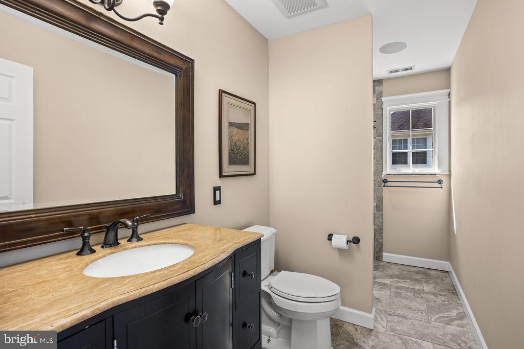 7 Woodyfield Ln Property Photo 17
