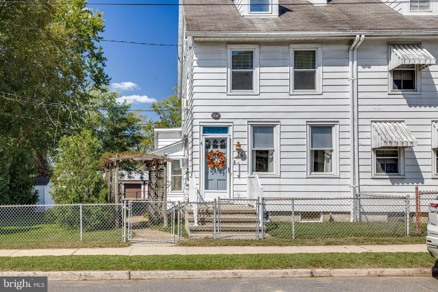 26 Chestnut St Property Photo 2