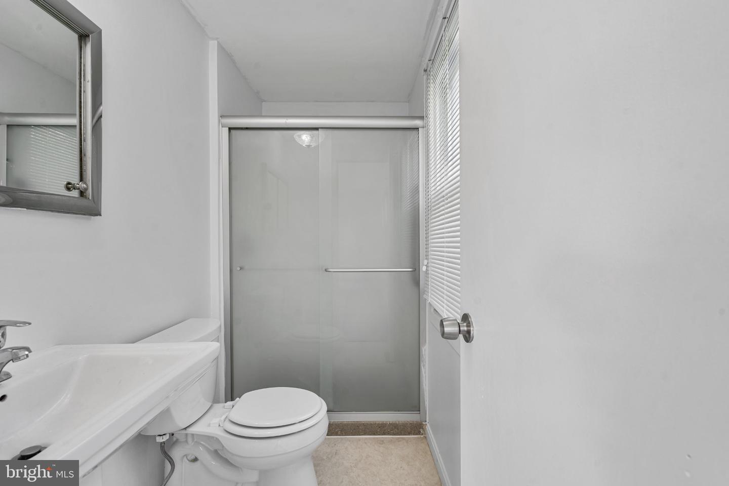 8 Holton Ln Property Photo 26