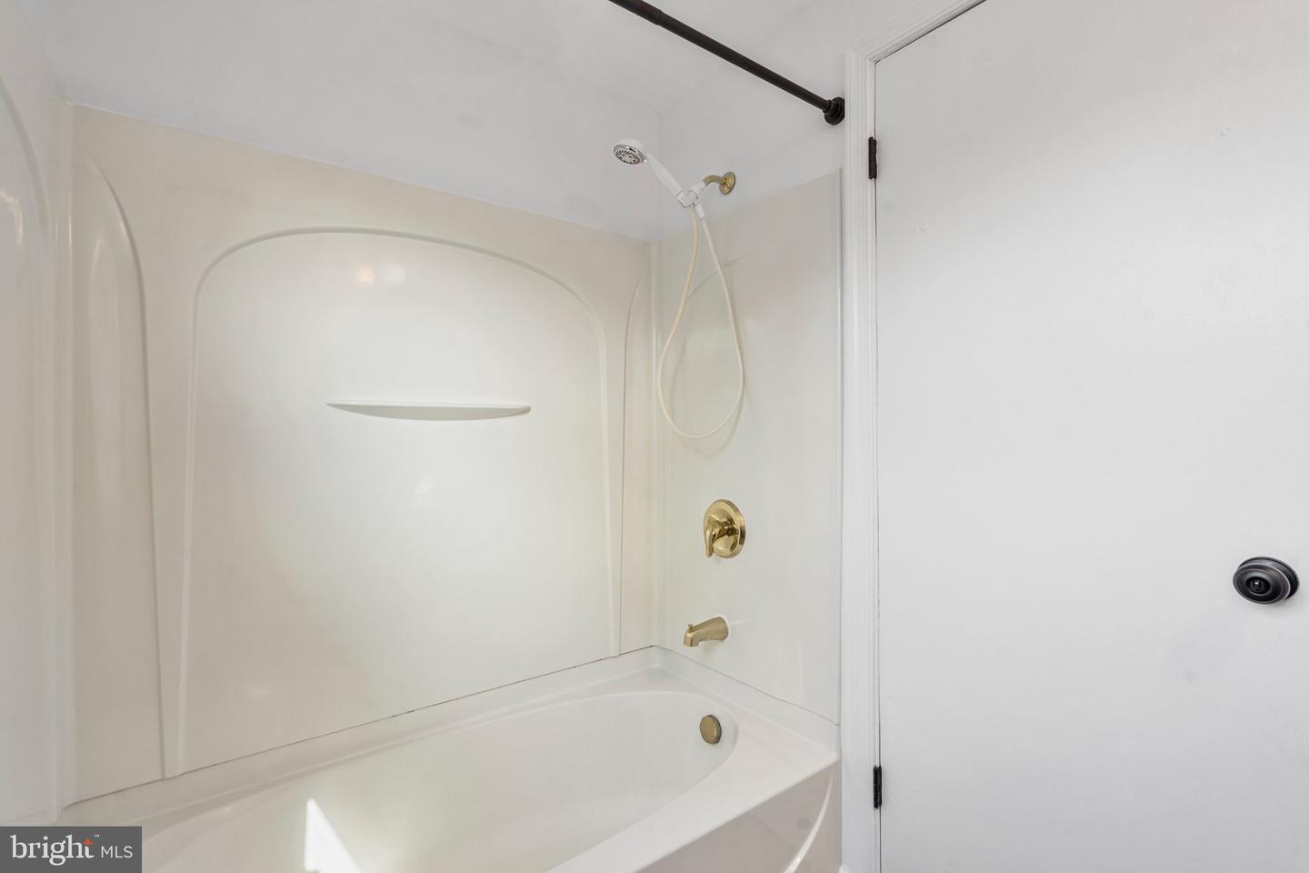 8 Holton Ln Property Photo 31