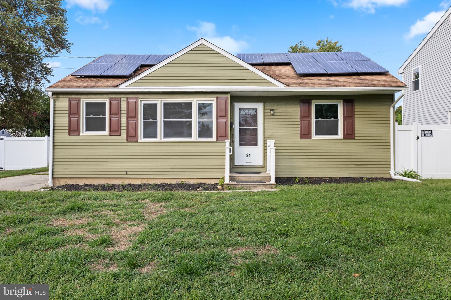 31 Farnsworth Ave Property Photo 1