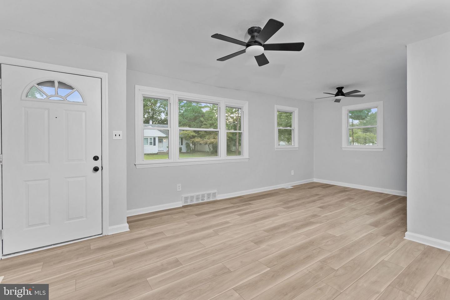 31 Farnsworth Ave Property Photo 5