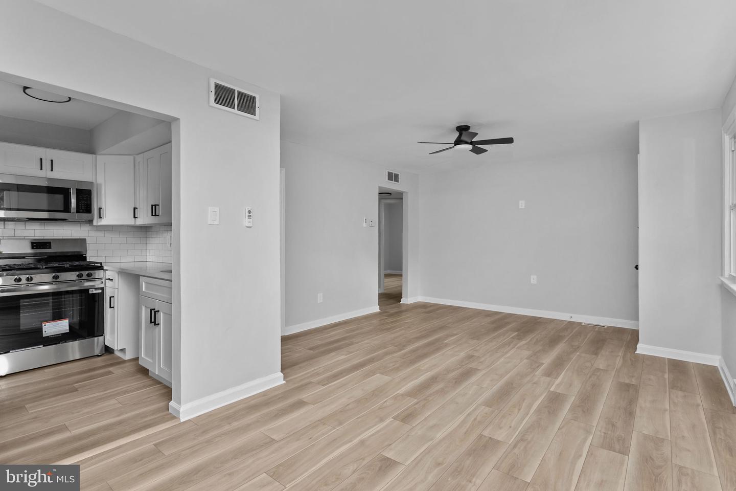 31 Farnsworth Ave Property Photo 8