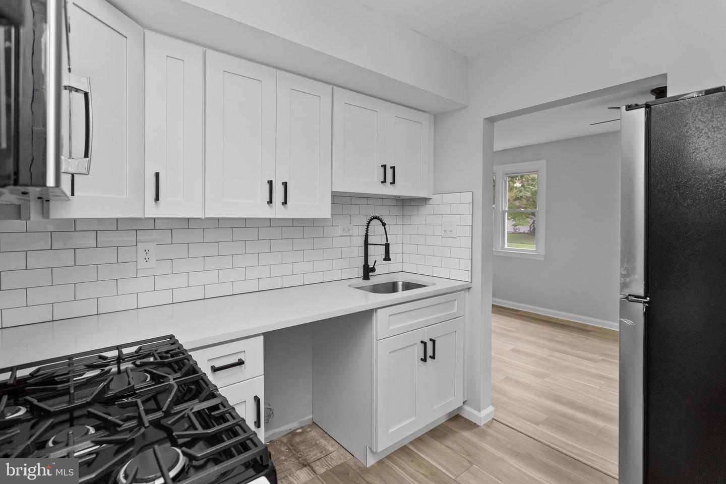 31 Farnsworth Ave Property Photo 10