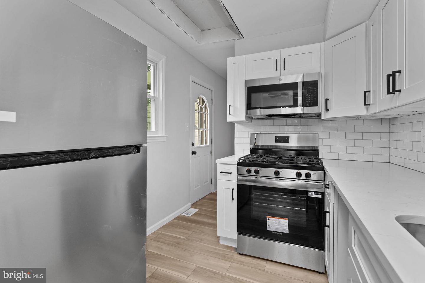 31 Farnsworth Ave Property Photo 11