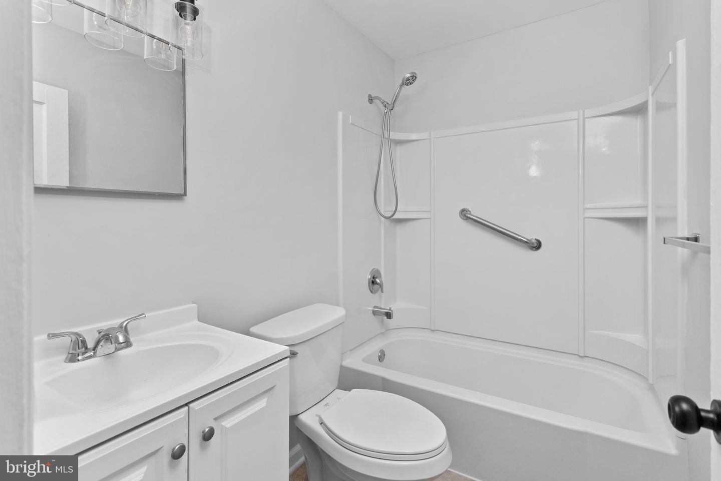 31 Farnsworth Ave Property Photo 22