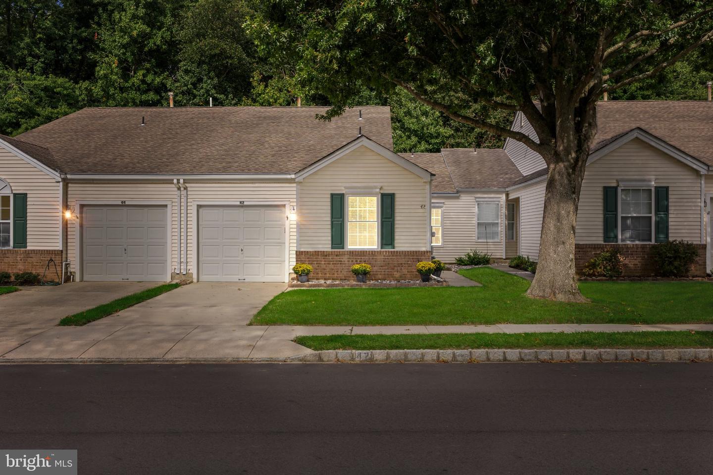 42 Peppergrass Dr N Property Photo 2