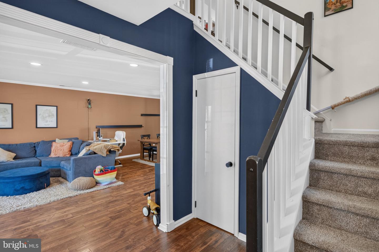 604 Oswego Ct Property Photo 3