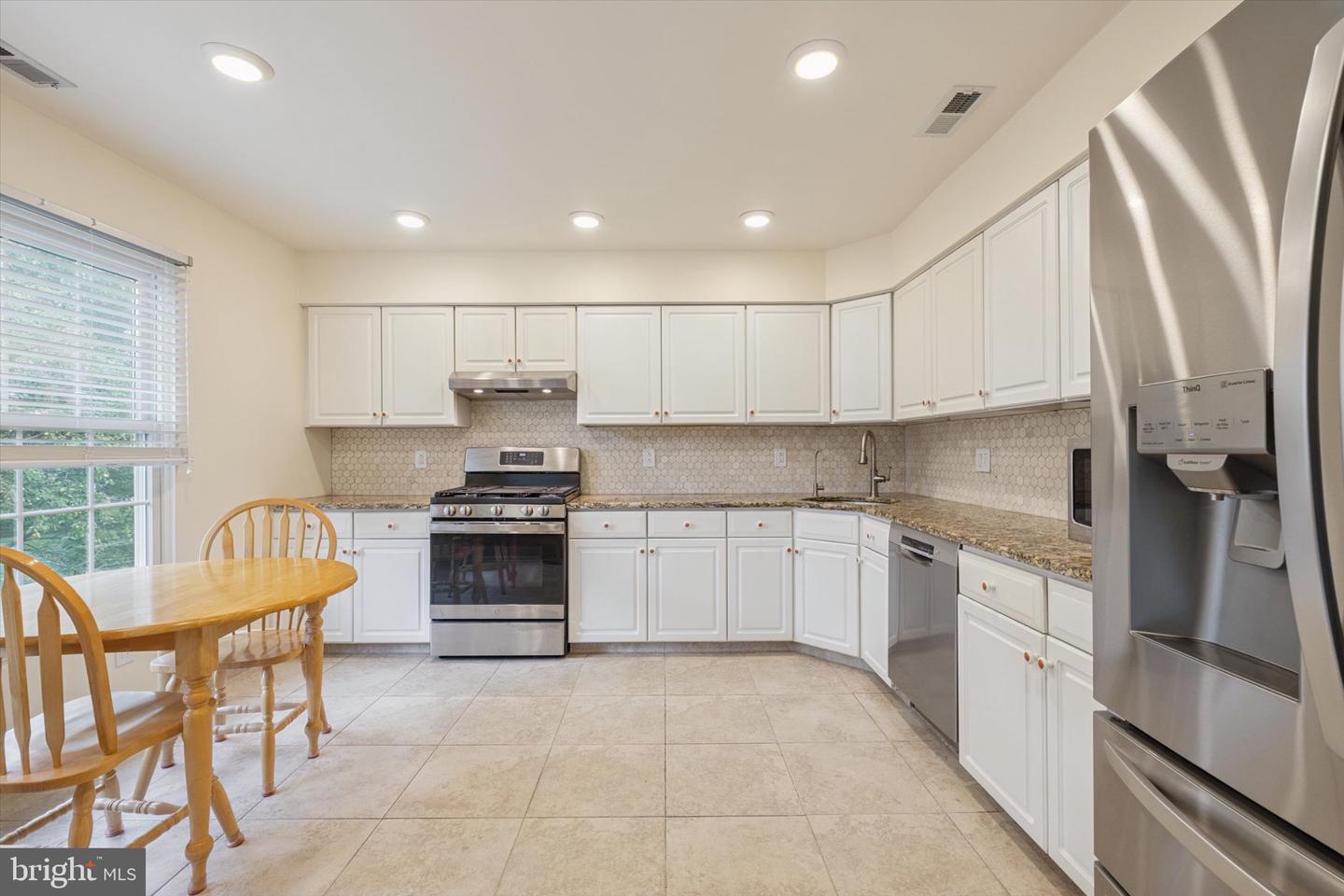 7602-b Normandy Dr Property Photo 11