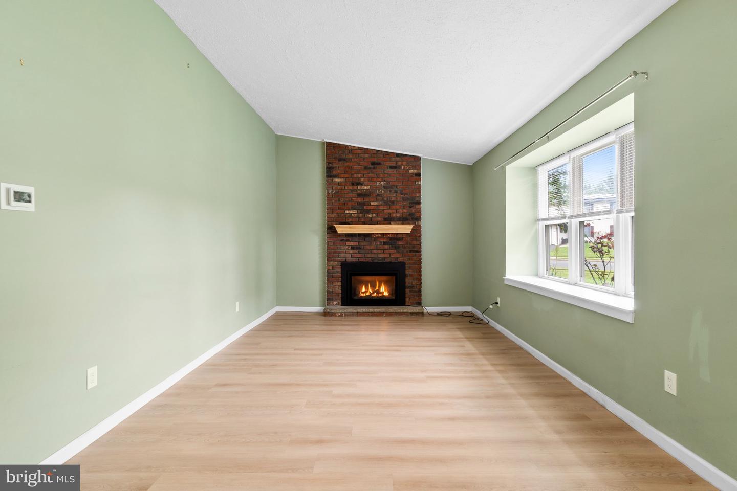 10 Durham Ter Property Photo 7