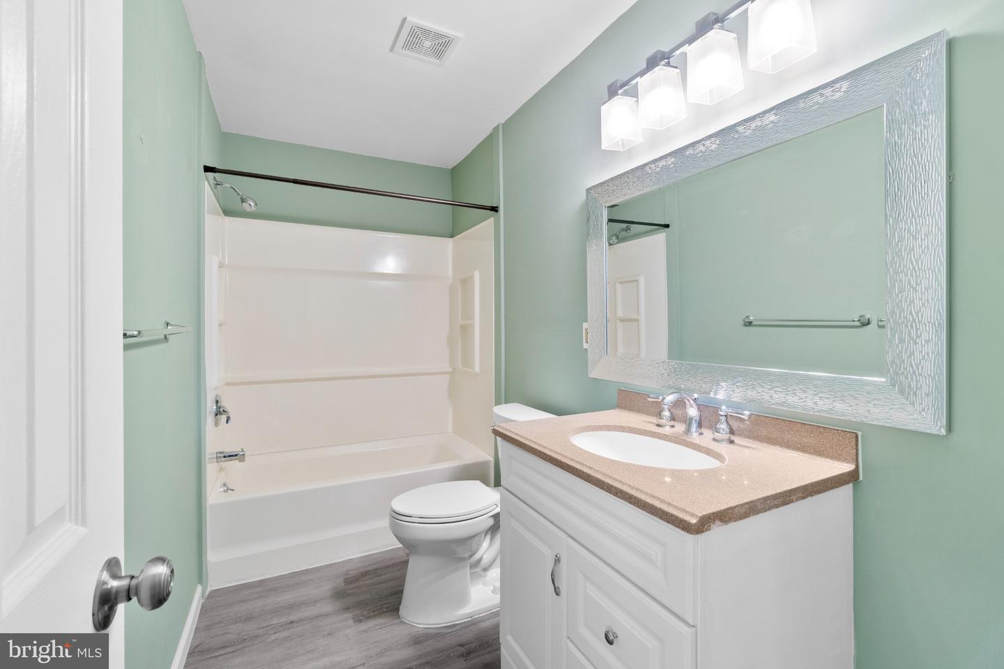 10 Durham Ter Property Photo 22