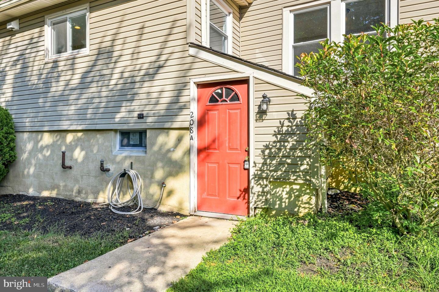 208 Hartford Rd Property Photo 5