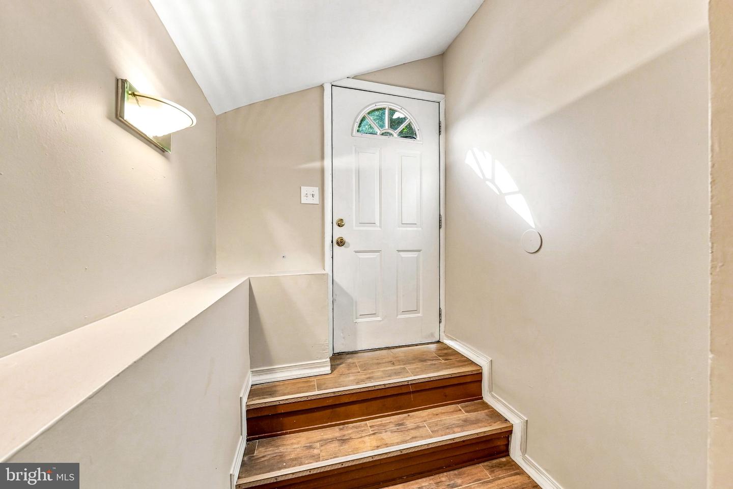 208 Hartford Rd Property Photo 6