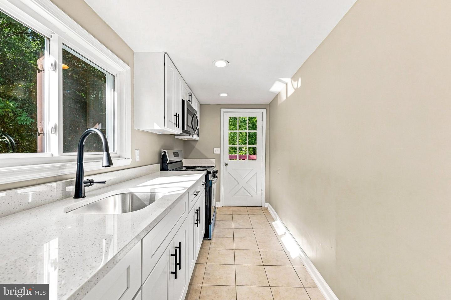 208 Hartford Rd Property Photo 21