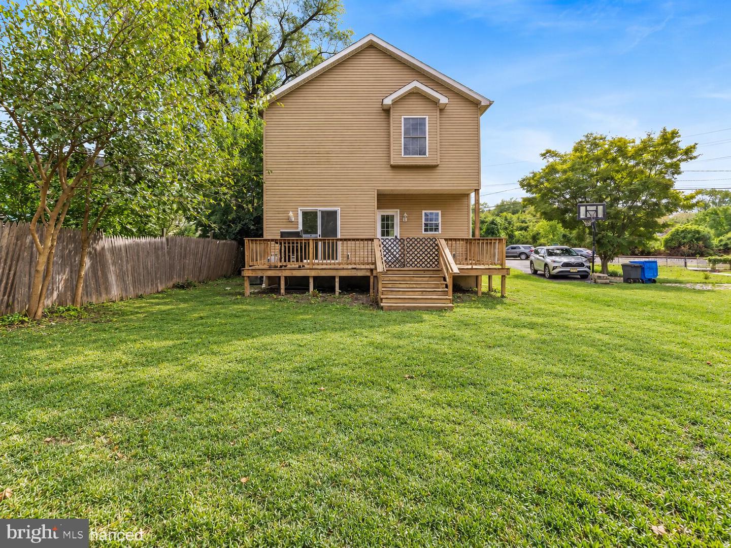 225 Cedar St Property Photo 37