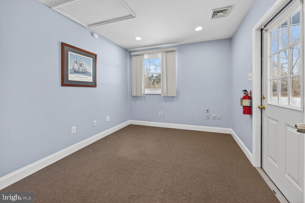 457 Oakshade Rd Property Photo 13