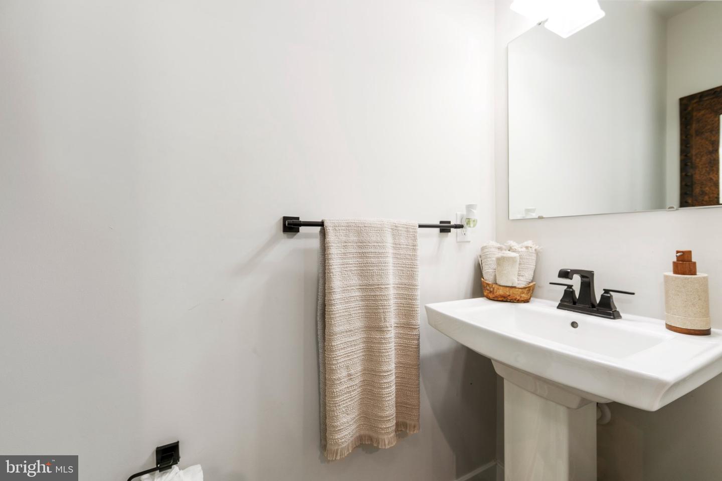 NJBL2121346 Property Photo 21