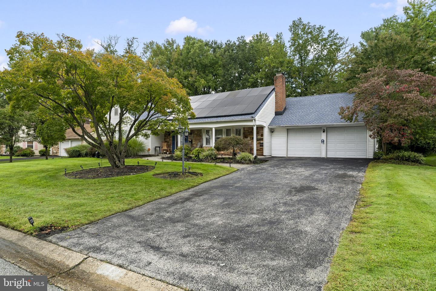 43 Tiffany Ln Property Photo 1