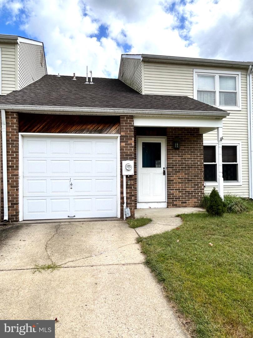 306 FOXWOOD LN Property Photo 1