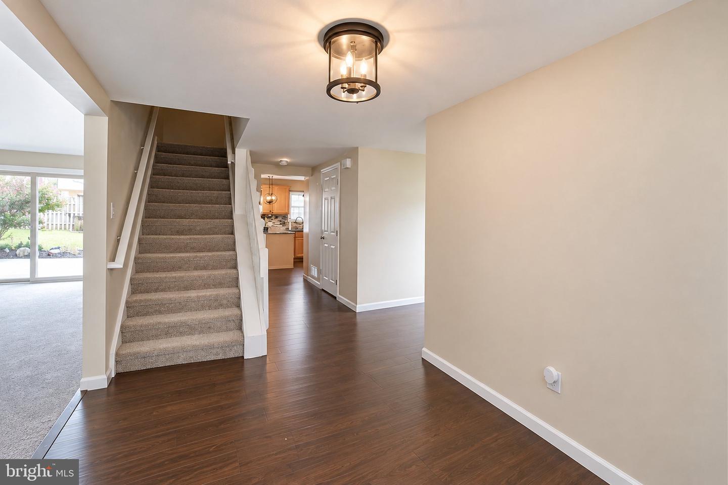 23 Iris Ct Property Photo 4