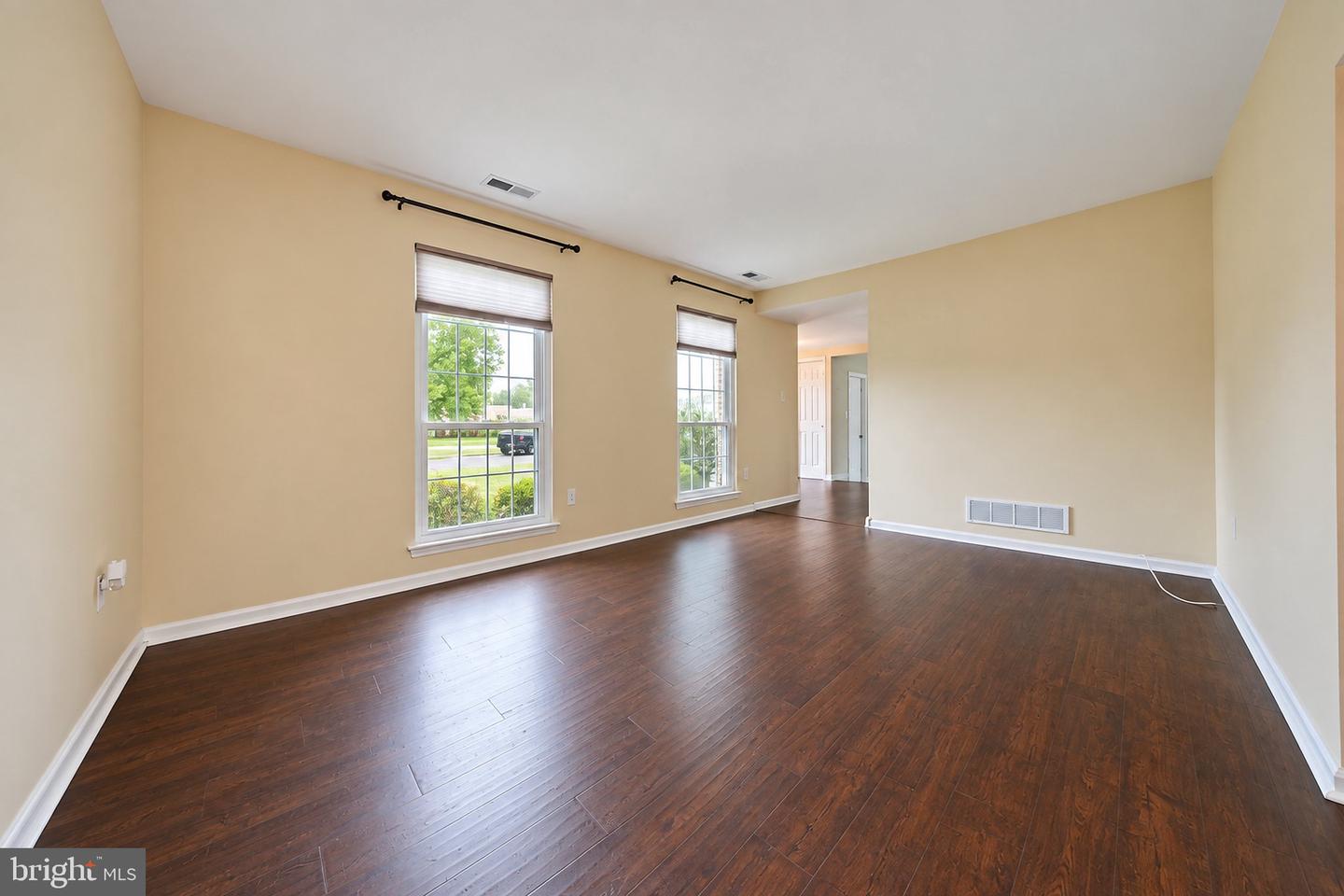 23 Iris Ct Property Photo 5