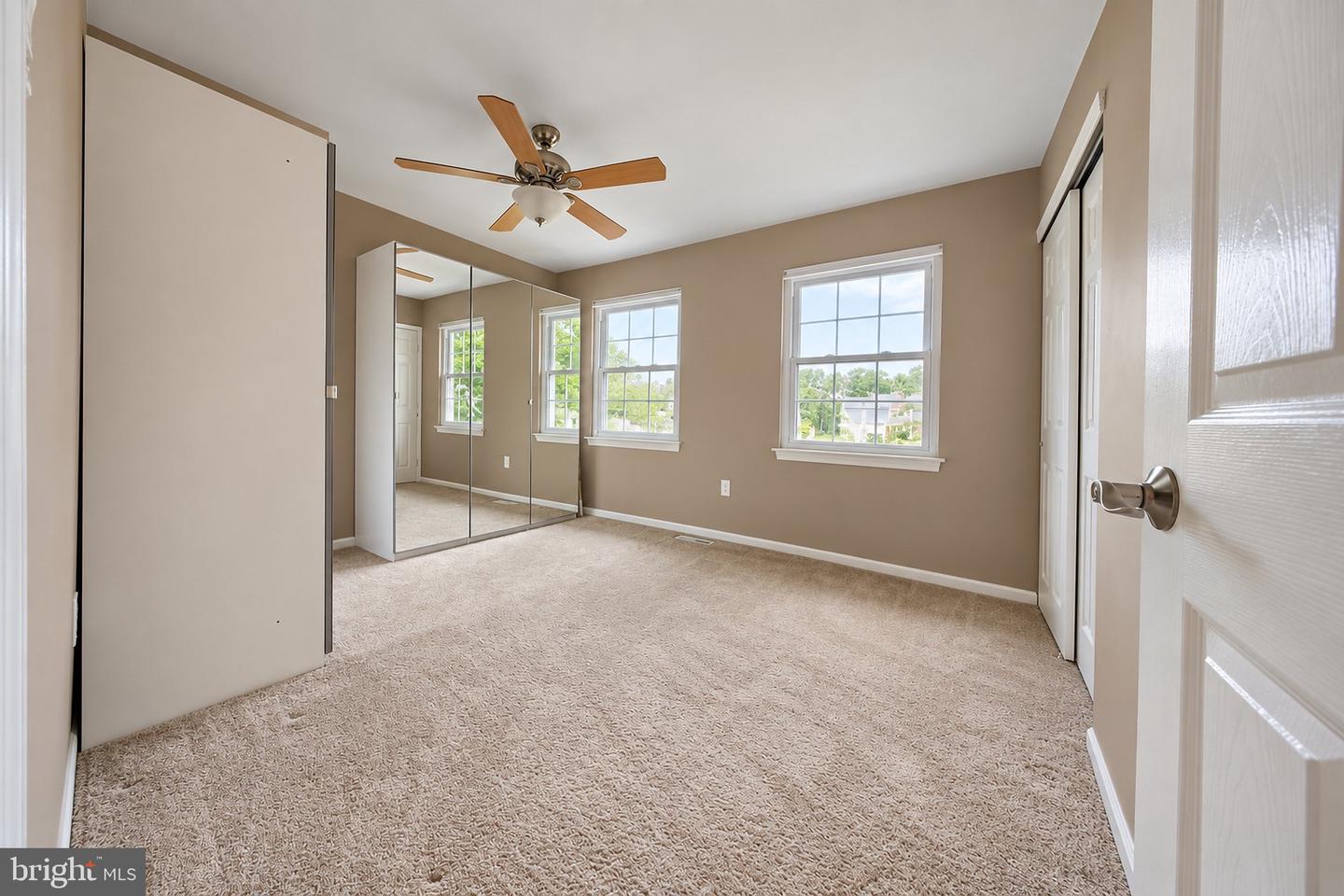 23 Iris Ct Property Photo 18