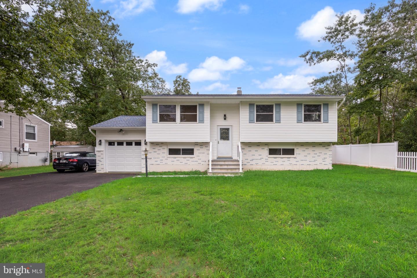408 CALIFORNIA TRL Property Photo 1