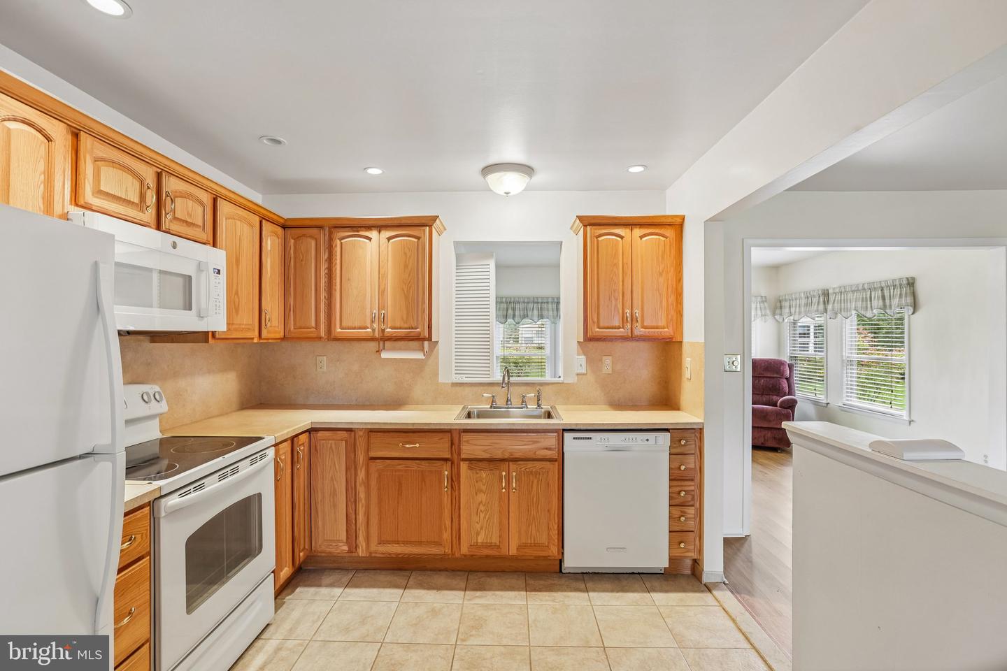 2 Tifani Ln Property Photo 7