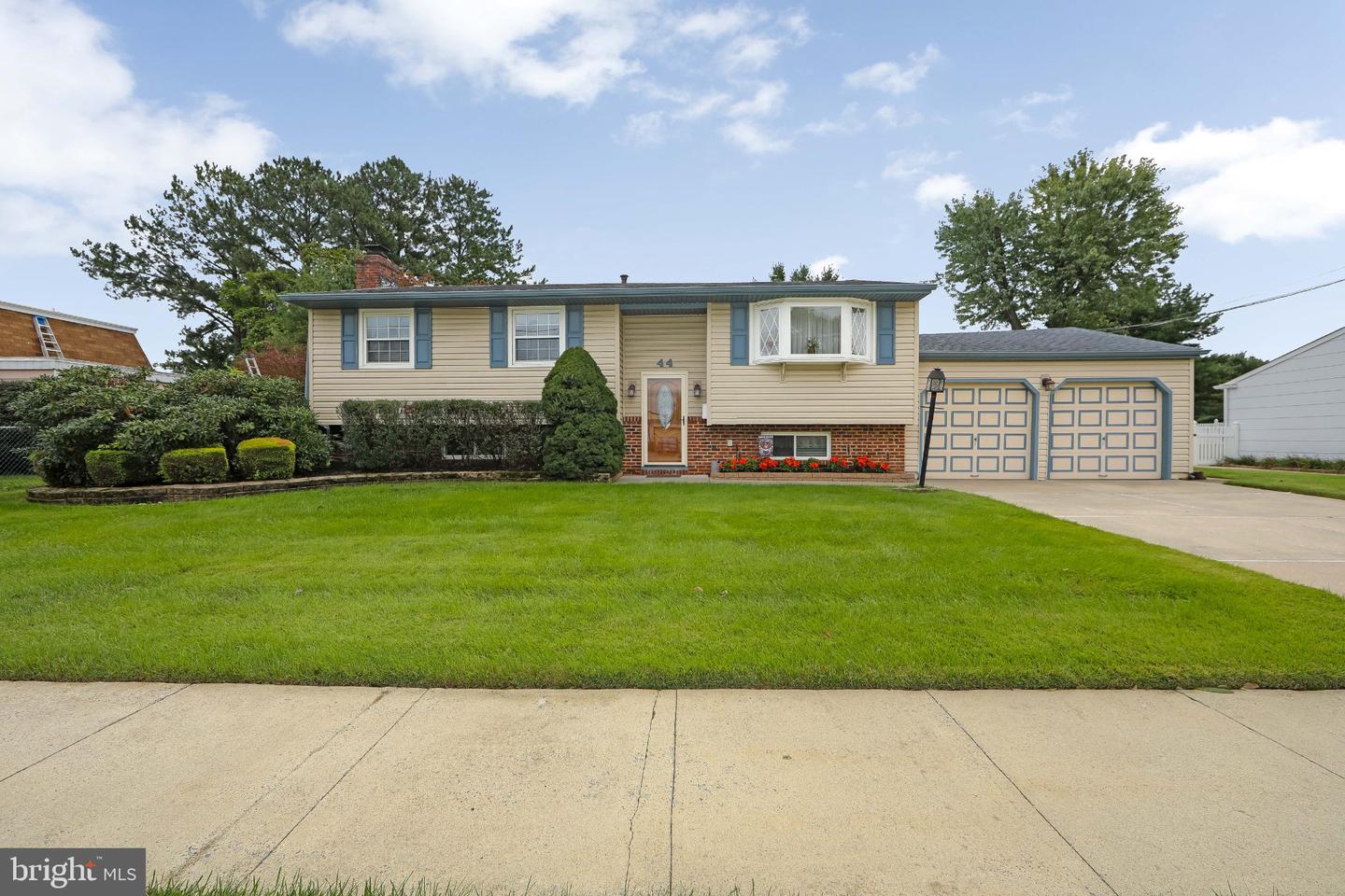 44 Glenwood Rd Property Photo 1