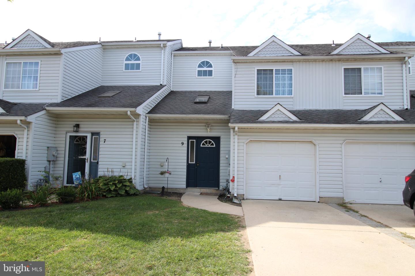 9 SESAME DR Property Photo 1