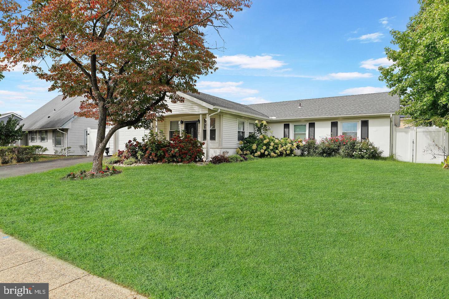 9 BRADFORD LN Property Photo 1