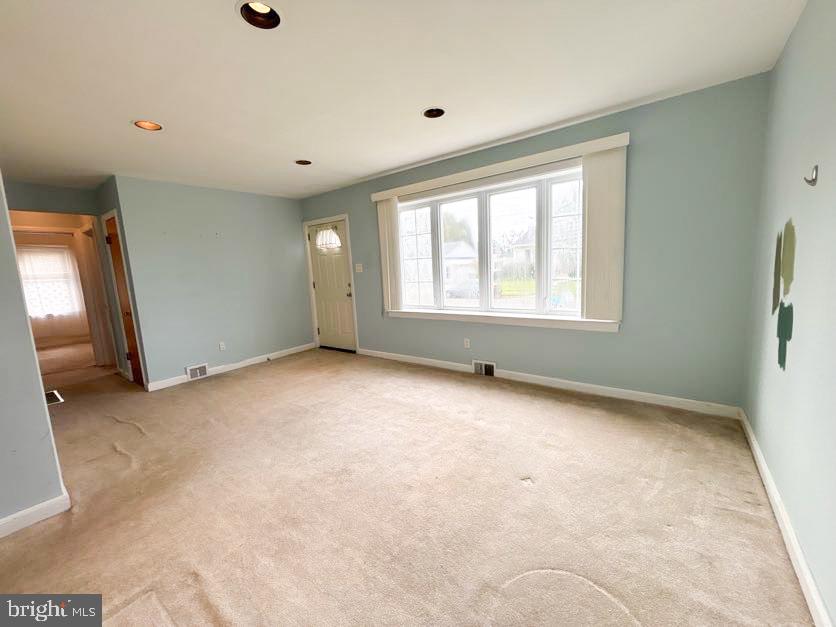 303 Pine St Property Photo 10