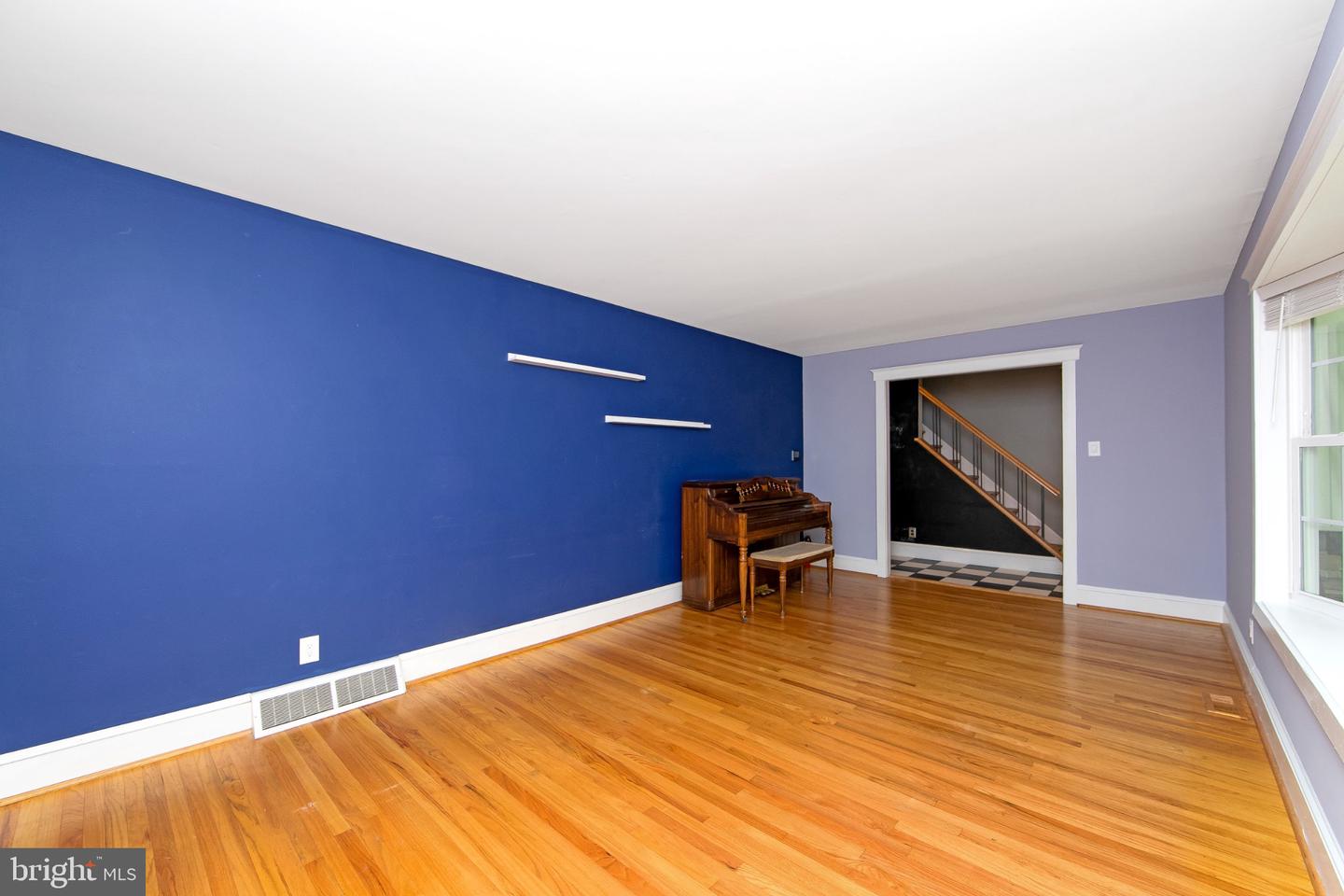 NJBL2121794 Property Photo 6
